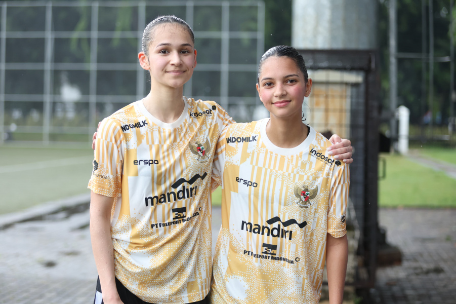 Foto PSSI: Noa Leatomu dan Estella Loupatty