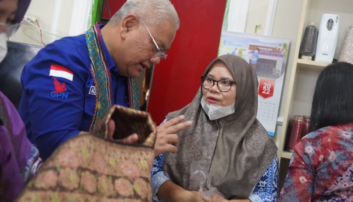 Songket Elita Jangkau Pasar Mancanegara Berkat KUR Bank Sumsel Babel
