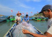 Tingkatkan Perekonomian Nelayan, PT Timah Hadirkan Pelbagai Program Pemberdayaan Mulai dari Tanam Mangrove Hingga Coral Garden