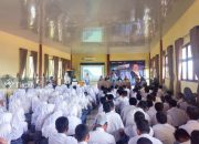 Program Kelas Inspirasi, Direktur Keuangan dan Manajemen Risiko PT Timah Datangi SMA Negeri 1 Mentok Serahkan Bantuan Laptop dan Motivasi Para Pelajar