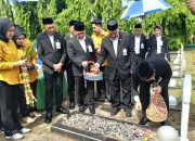 Mengenang Sosok Dirut Pertama BSB, H Masdan, Jajaran Direksi dan Komisaris Bank Sumsel Ziarah dan Tabur Bunga