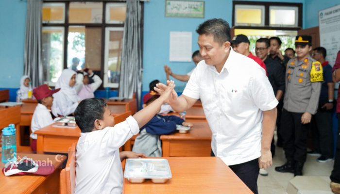 PT Timah Dukung Program Makan Bergizi Bagi Pelajar di Bumi Laskar Pelangi