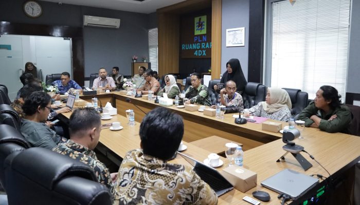 Kolaborasi Pemkot Pangkalpinang dan PLN, Amankan Kota dengan Pemangkasan Pohon Berisiko