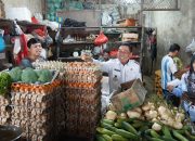 Pantau Pasar, Pj Wali Kota Pangkalpinang Pastikan Stok dan Harga Pangan Stabil Jelang Hari Besar Keagamaan
