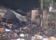 Percikan Api dari Motor Diduga Sebabkan Kebakaran, Dua Kios di Jalan Jembatan 12 Ludes Dilalap Api