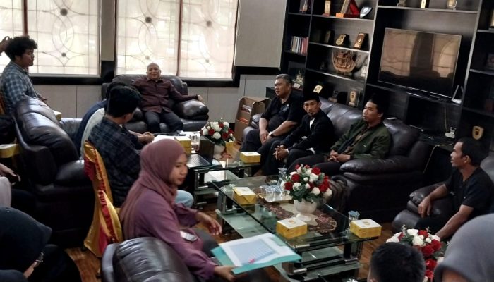 Temui Ketua DPRD, Walhi dan KSMBB Desak Kejagung Usut Tuntas Korupsi Timah Rp300 T