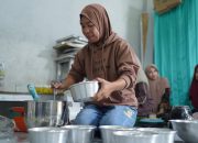 Berdayakan Kelompok Perempuan untuk Tingkatkan Perekonomian Kelurga , PT Timah Dukung UMKM Mandiri Puding Besar