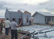 Beliadi Tinjau Langsung Lokasi Terdampak Angin Kencang di Beltim