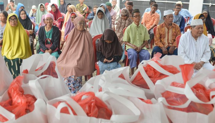 Berbagi Kebahagiaan, Sobat Aksi Ramadan Kementerian BUMN dan PT Timah Berbagi Paket Sembako untuk Masyarakat Bangka Barat