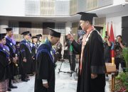 UBB Wisuda 364 Lulusan, Rektor Tekankan Integritas dan Tanggung Jawab Moral
