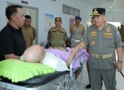 Gubernur Hidayat Berikan Semangat Pada Pasien saat Kunjungi RSUD Dr. (H.C.) Ir. Soekarno