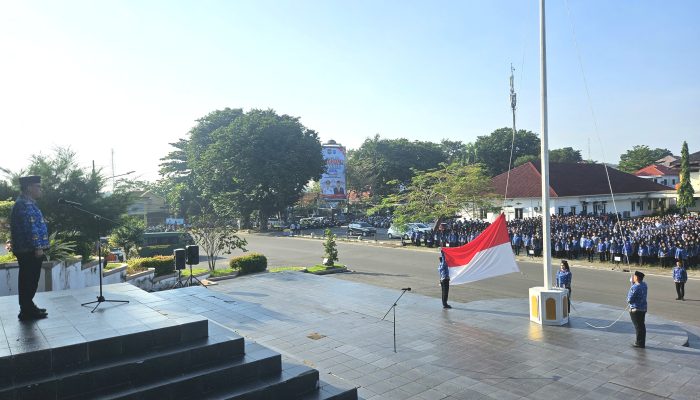 Jadi Inspektur Upacara Hardiknas Pemkot Pangkalpinang 2025, Sekda Mie Go Ajak Semua Pihak Wujudkan Pendidikan Bermutu