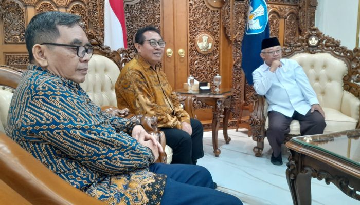 Ketum Firdaus Bersama Pengurus SMSI Pusat Audiensi dengan Mendikdasmen Abdul Mu’ti