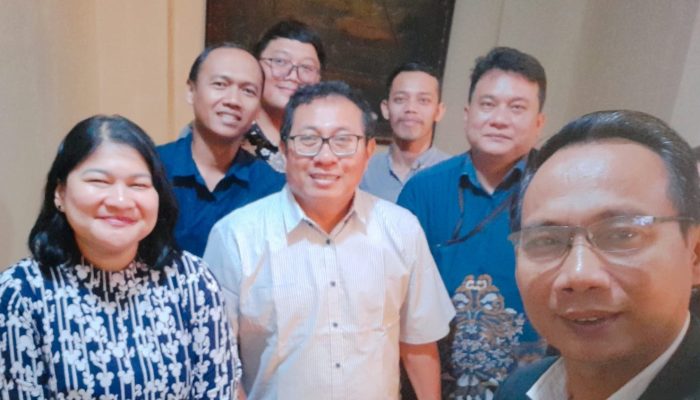 Ketum SMSI Firdaus Bersama Sekjen Makali Kumar Terima Kunjungan Tim KPK untuk Cegah Korupsi di Sektor Usaha Media Siber