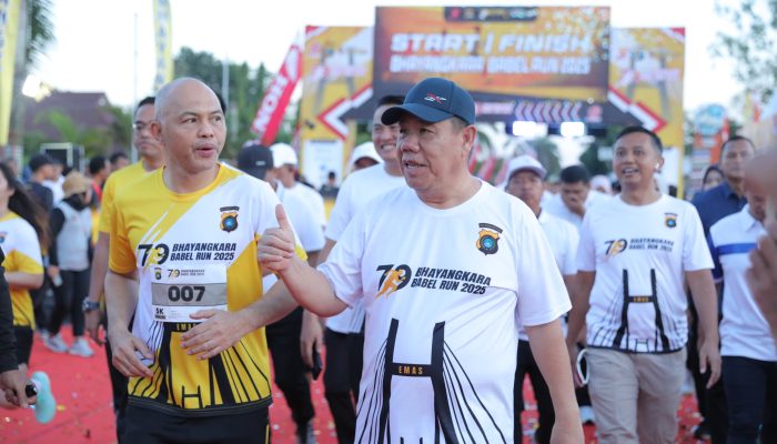 Gubernur Hidayat Arsani Lepas Ribuan Peserta Bhayangkara Babel Run 2025
