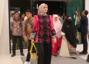Kenakan Batik Kater, Noni Hidayat Arsani Ikuti Gala Dinner di IKN