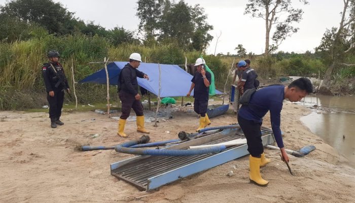 PT Timah Tbk Bersama Tim Gabungan Tertibkan Tambang Ilegal di Belitung