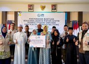 GM PLN Babel Serahkan Bantuan YBM PLN Program Beasiswa Cahaya Pintar untuk Santri Kurang Mampu