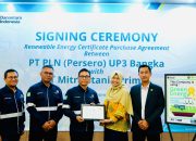 PLN Babel dan PT MSP Perkuat Komitmen Energi Bersih Lewat Penandatanganan Perjanjian Renewable Energy Certificate (REC)
