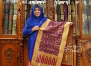 Tak Sekadar Tenunan, Maslina Yazid dan PT TIMAH Rajut Asa Lestarikan Cual Bangka