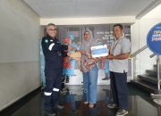 Konsisten Bantu Kesehatan Warga, PT TIMAH Tbk Serahkan Bantuan untuk Lansia di Bangka Barat