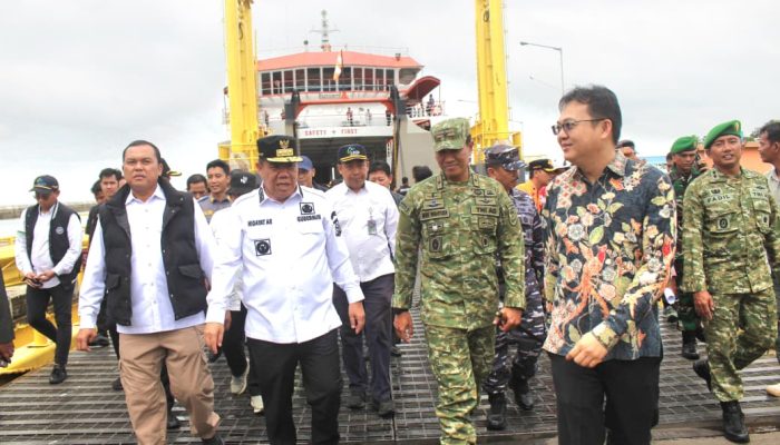 Danrem 045/Gaya Bersama Forkopimda Babel Tinjau Pelabuhan Tanjung Kalian
