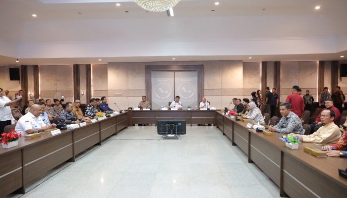 Rakor Tata Kelola Penambangan Timah, Gubernur: Pemerintah Hadir Lindungi Rakyat