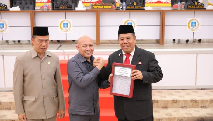 Pastikan Tata Kelola Pertambangan Berpihak pada Masyarakat, Gubernur Hidayat Arsani Hadiri Rapat Paripurna Raperda Pertambangan