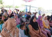 Nelayan dan Lansia Pangkalpinang Terima Bantuan Kesejahteraan