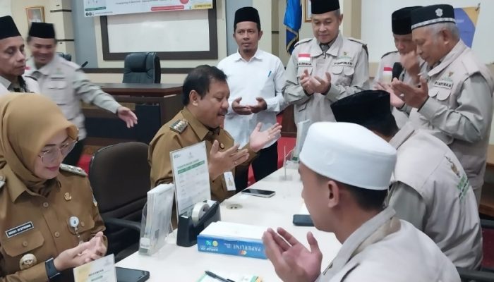 Wali Kota dan Wakil Wali Kota Serahkan Zakat di Acara Fundraising Ramadhan 1447 Hijriah yang Digelar Baznas Kota Pangkalpinang