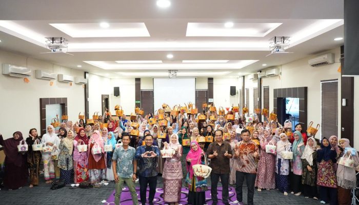 Aktualisasi Semangat Kartini, PLN Babel Gelar Aksi Kemanusiaan dan Keberlanjutan Lingkungan