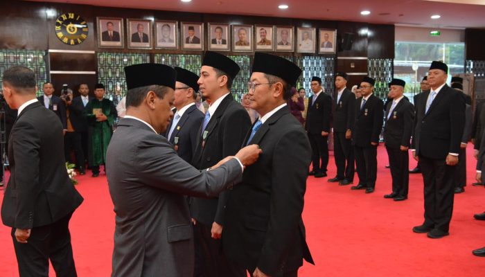 Jejak Bakti untuk Negeri, 8 Insan PLN Terima Tanda Kehormatan dari Presiden RI