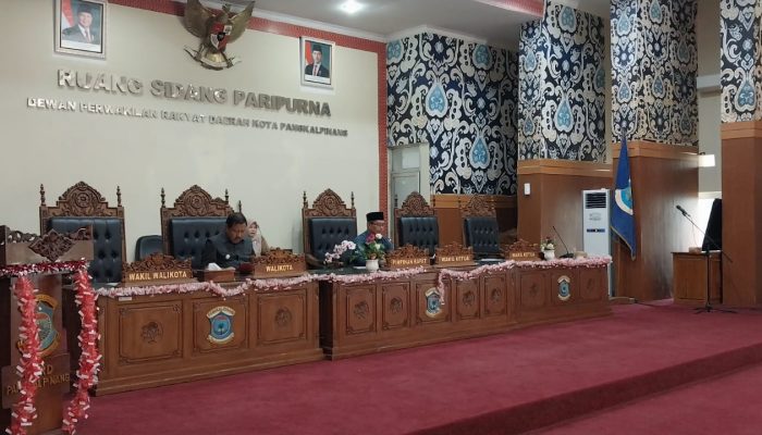 Wali Kota Pangkalpinang Sampaikan Ranperda Pertanggungjawaban Pelaksanaan APBD TA 2025 di Paripurna DPRD Kota Pangkalpinang