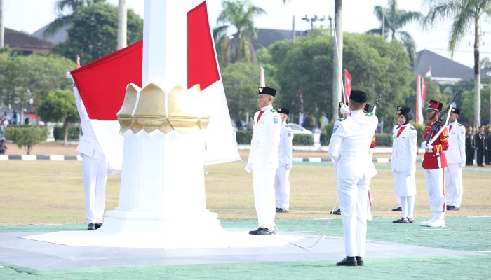 Gubernur Hidayat Arsani Pimpin Upacara HUT ke-81 RI, Kobarkan Semangat Persatuan dan Pengabdian