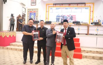 Serahkan Ranperda Perubahan APBD 2026 dan APBD 2027, Gubernur Hidayat: Uang Rakyat Harus Kembali ke Rakyat
