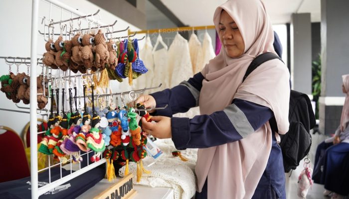 PT TIMAH Beri Ruang UMKM Lewat Bazar UMKM, Dagangan Laris dan Produk Lokal Jadi Souvenir