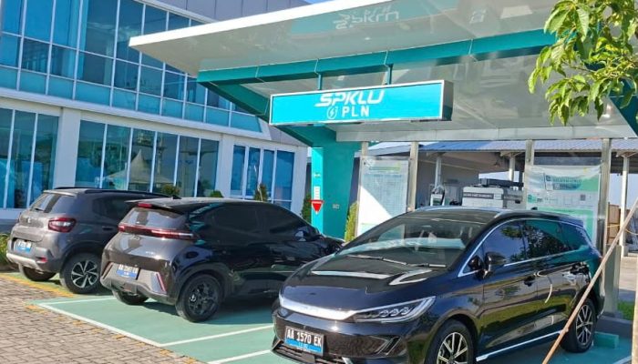Tak Perlu Berebut, Cek Antrean SPKLU melalui Fitur AntreEV PLN Mobile