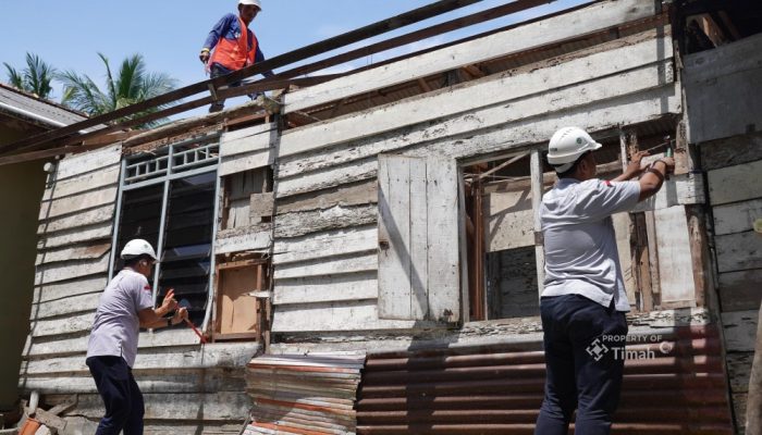 PT TIMAH Bantu Wujudkan Tujuh Rumah Layak Huni bagi Masyarakat di Wilayah Operasional